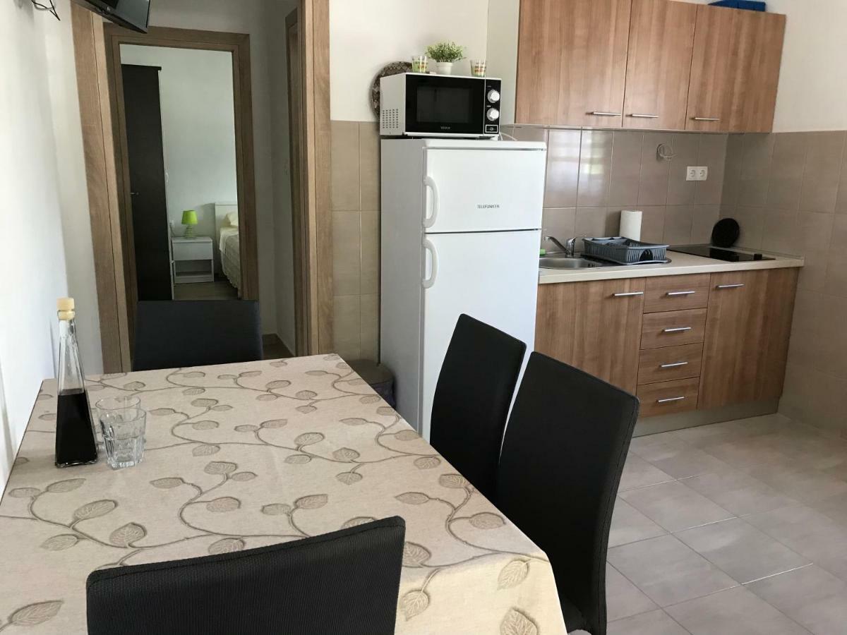 Apartman Mirjana With Terrace And Free Parking Donji Okrug  المظهر الخارجي الصورة
