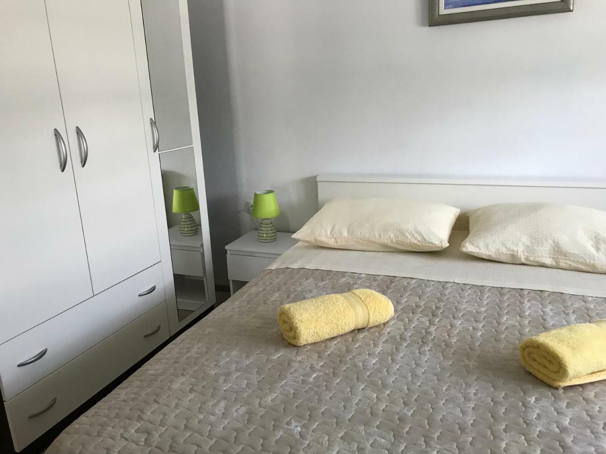 Apartman Mirjana With Terrace And Free Parking Donji Okrug  المظهر الخارجي الصورة